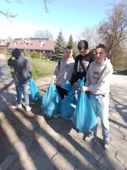 #Sprzątamy dla Polski 2025 (edycja wiosna) w Zespole Szkół im. Emila Godlewskiego w Piotrkowicach Małych